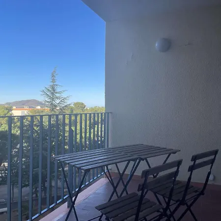 Renove Avec Clim, Parking Et Terrasse A 500m Du Port - Fr-1-225c-113 Apartment *